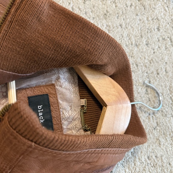 Black Rivet S EUC barely worn Women's Tan Leather Jacket high collar fall trend - Picture 11 of 15